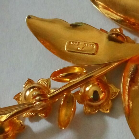 Vintage Bond Boyd GF Goldtone Green Rhinestone Flower Brooch - Picture 7 of 8